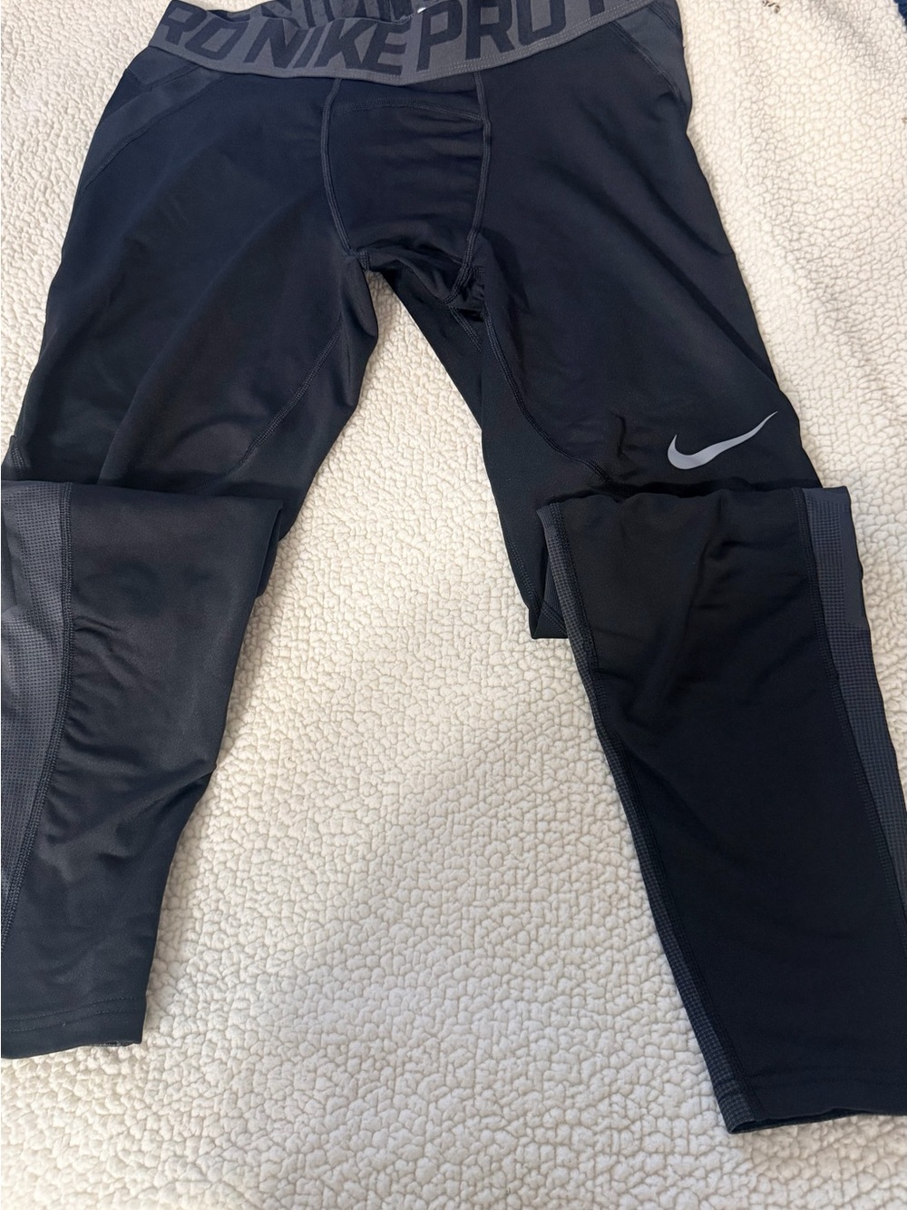 Preloved Nike compression leggings Men’s Size XL